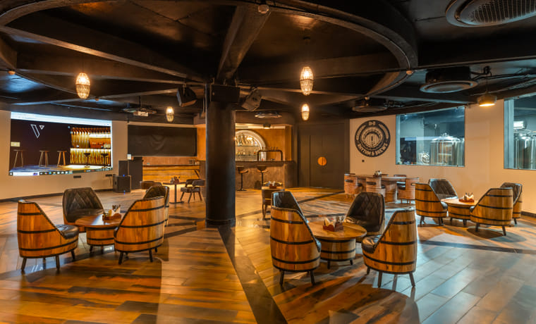 Fresh handcrafted craft beer at Rhythm and Brews, Udaipur