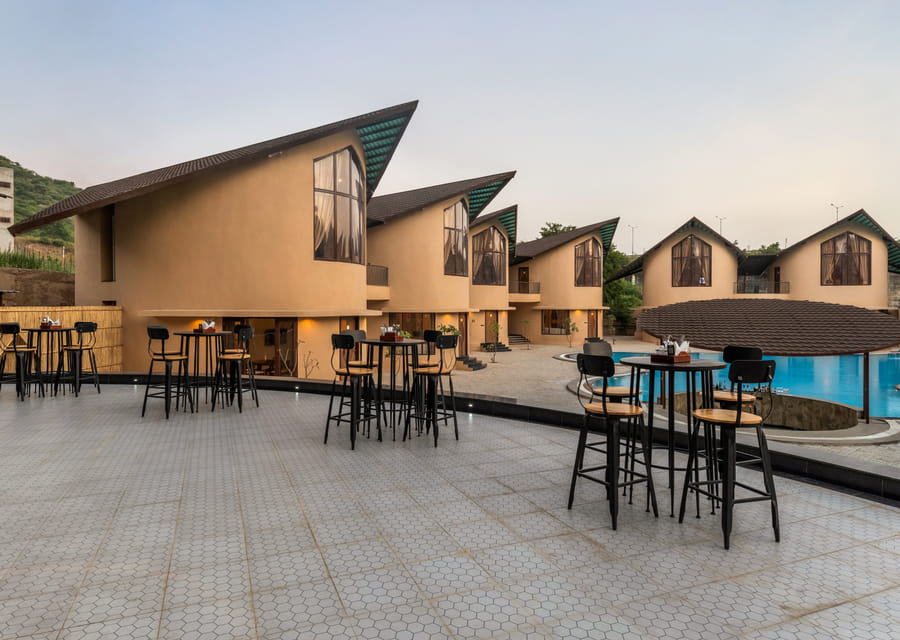 Live music and poolside evenings at Rhythm and Brews brewery, Udaipur