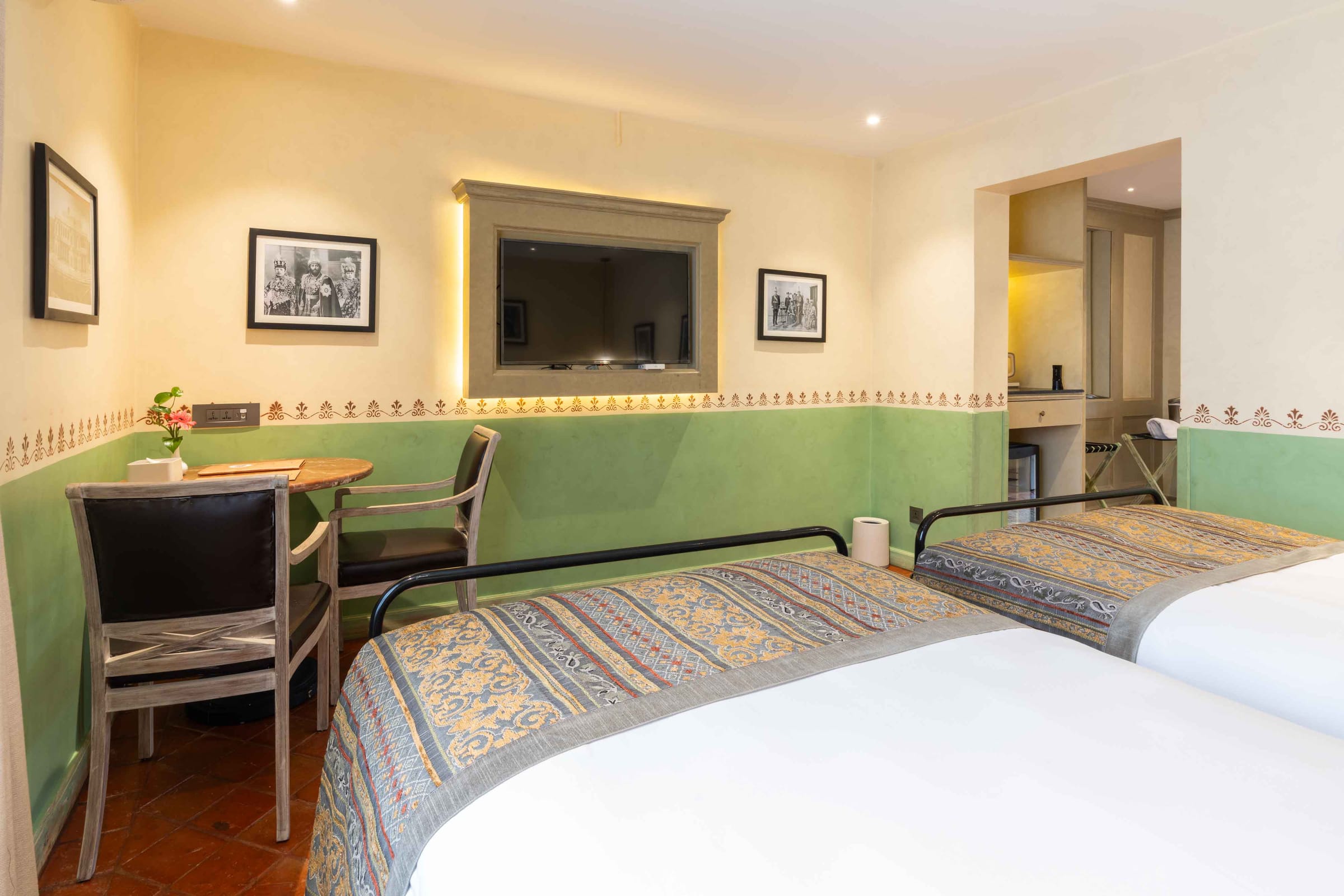 Classic Deluxe Room in twin configuration