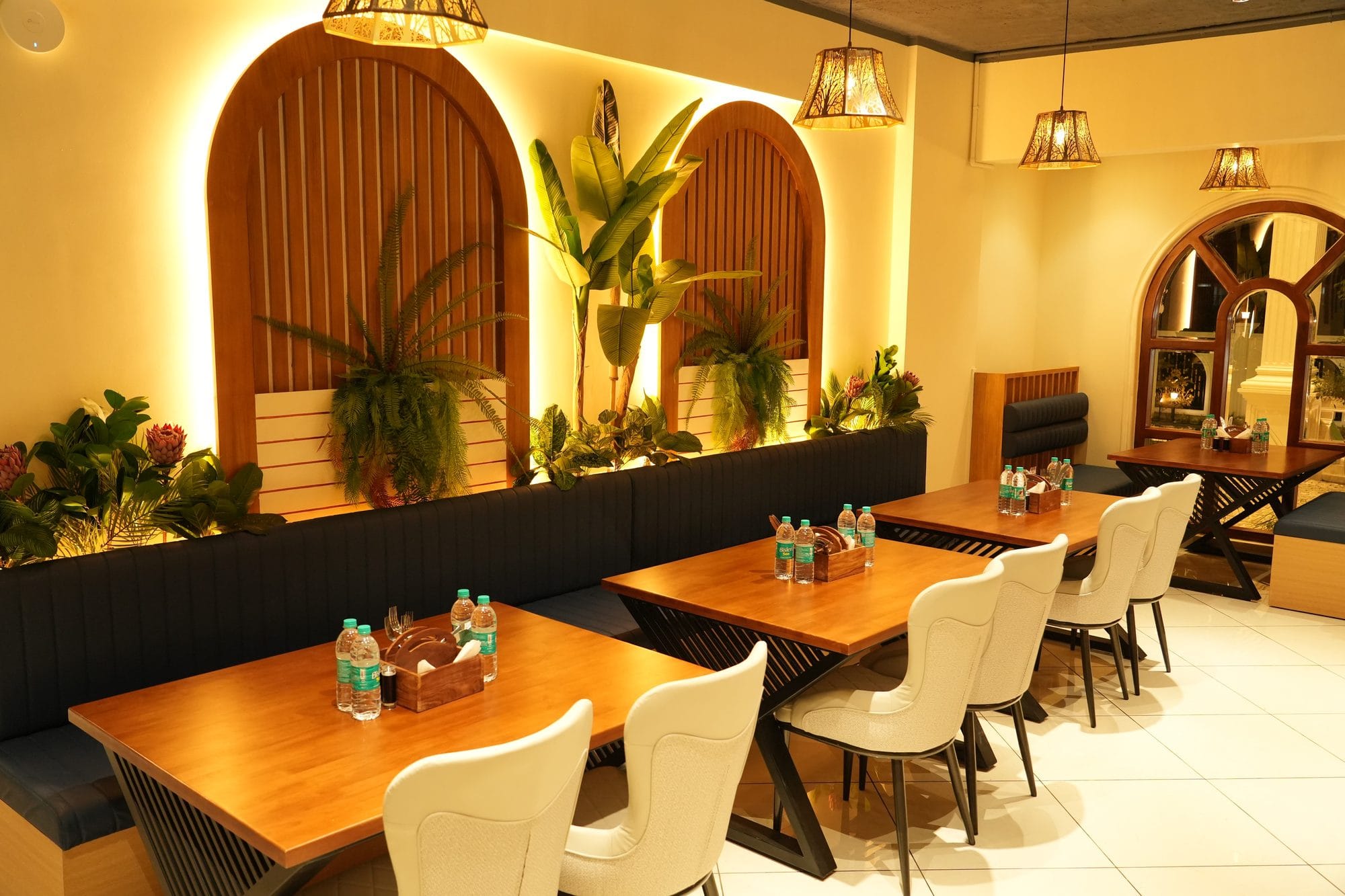 Golden Garnish restaurant at Captains Crown
