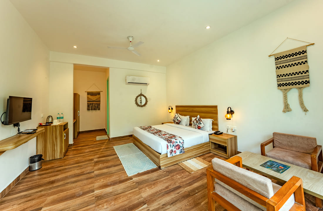 Forest & Sunset View Room with lawn at Vedikant Resorts The Mallard Corbett