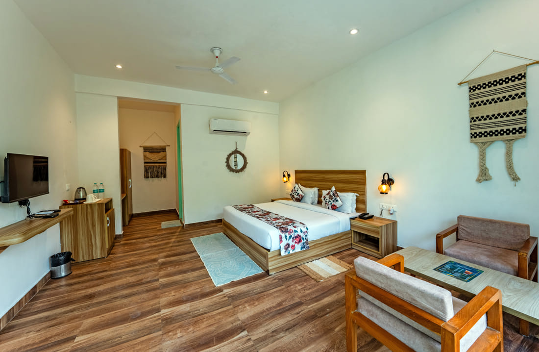 Forest & Sunset View Room lawn view at Vedikant Resorts The Mallard Corbett
