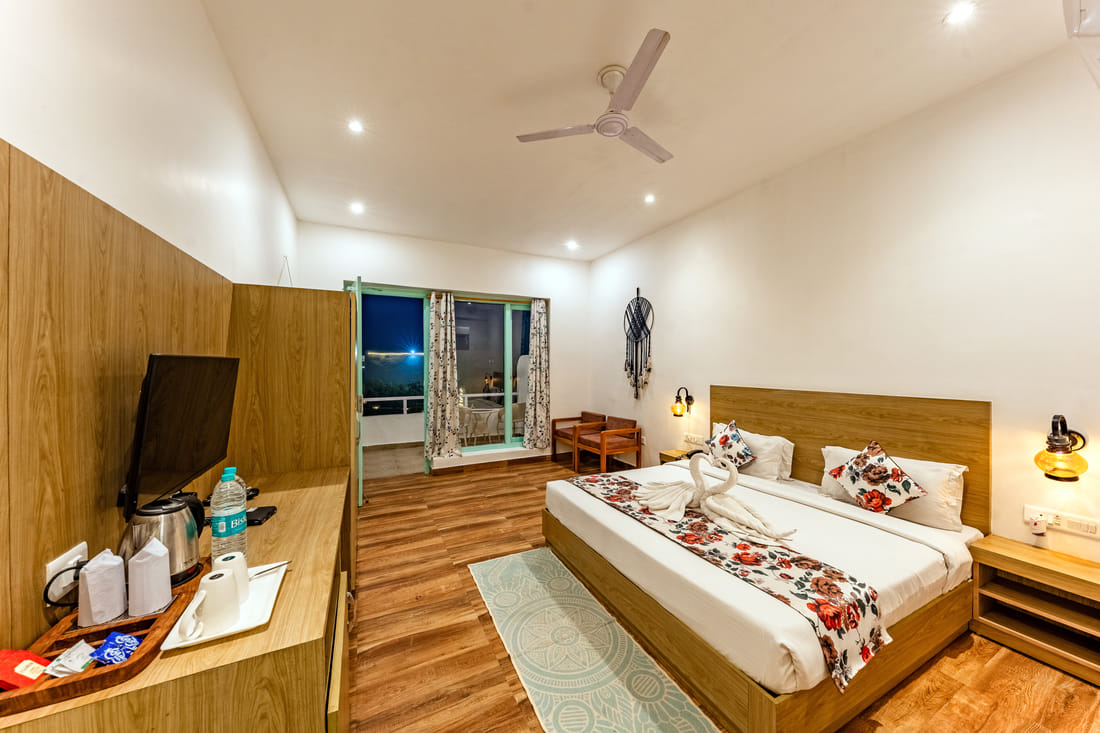 Mountain & Pool View Room with garden access at Vedikant Resorts The Mallard Corbett