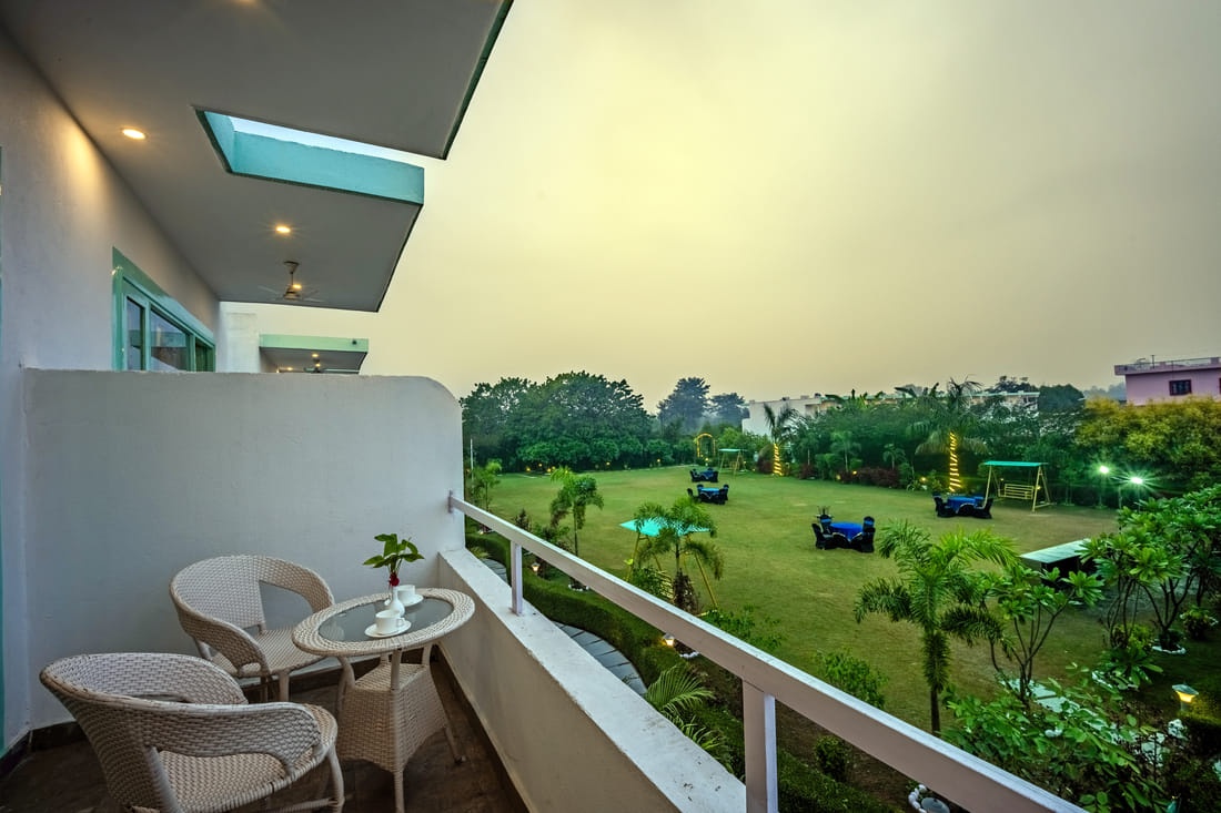 Mountain & Pool View Room with lawn at Vedikant Resorts The Mallard Corbett