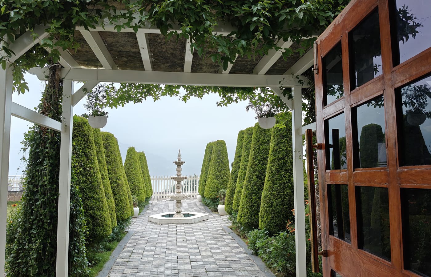 The entrance to Levelup The Heritage Kud, Patnitop