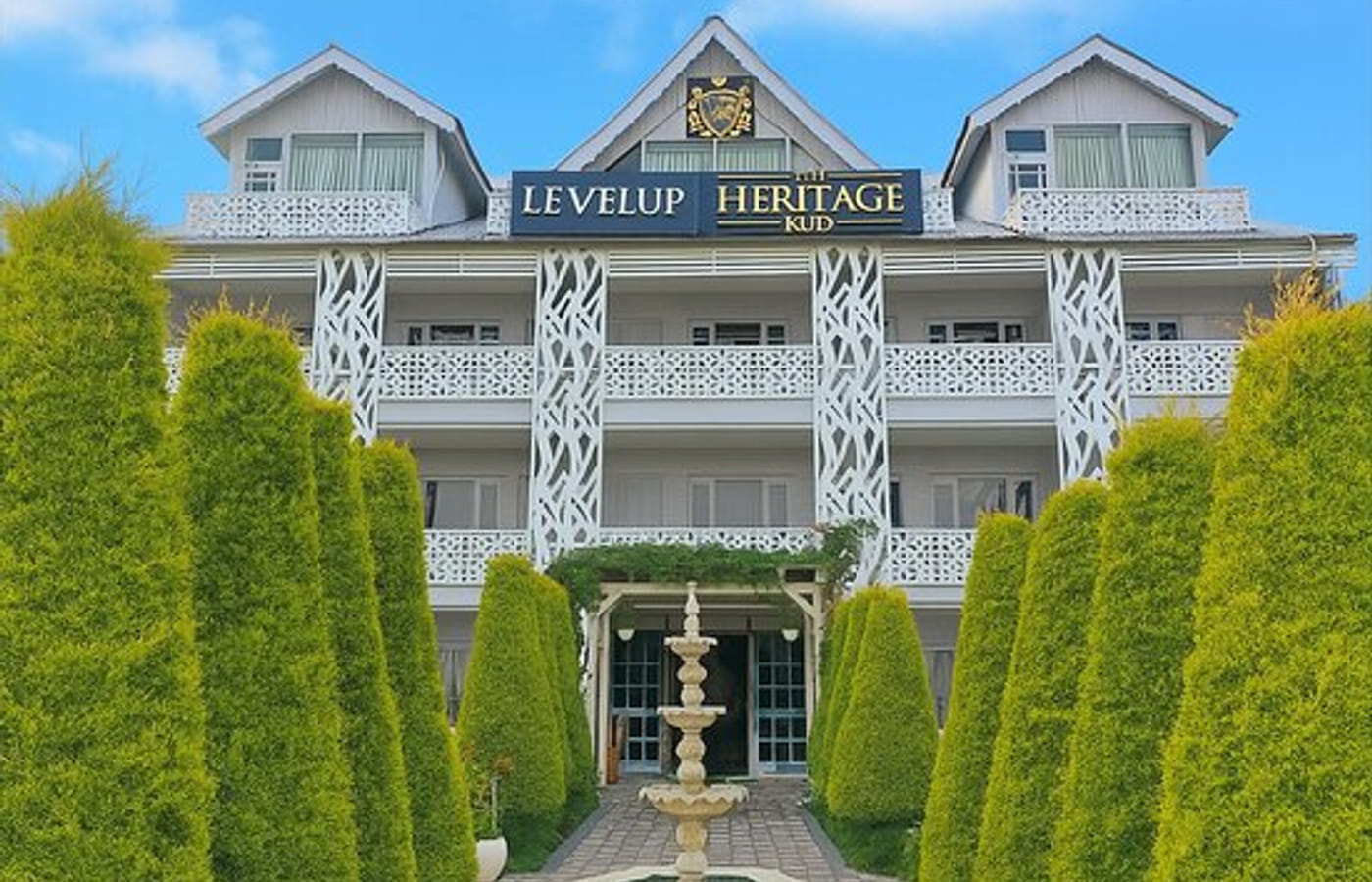 The exterior of Levelup The Heritage Kud, Patnitop