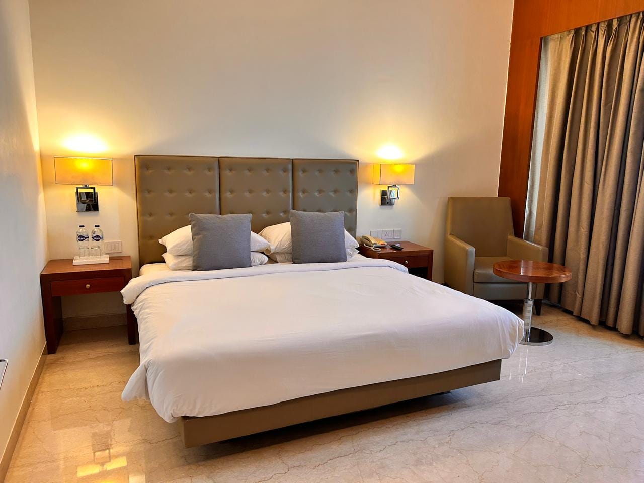 Club Room at The Hans, New Delhi