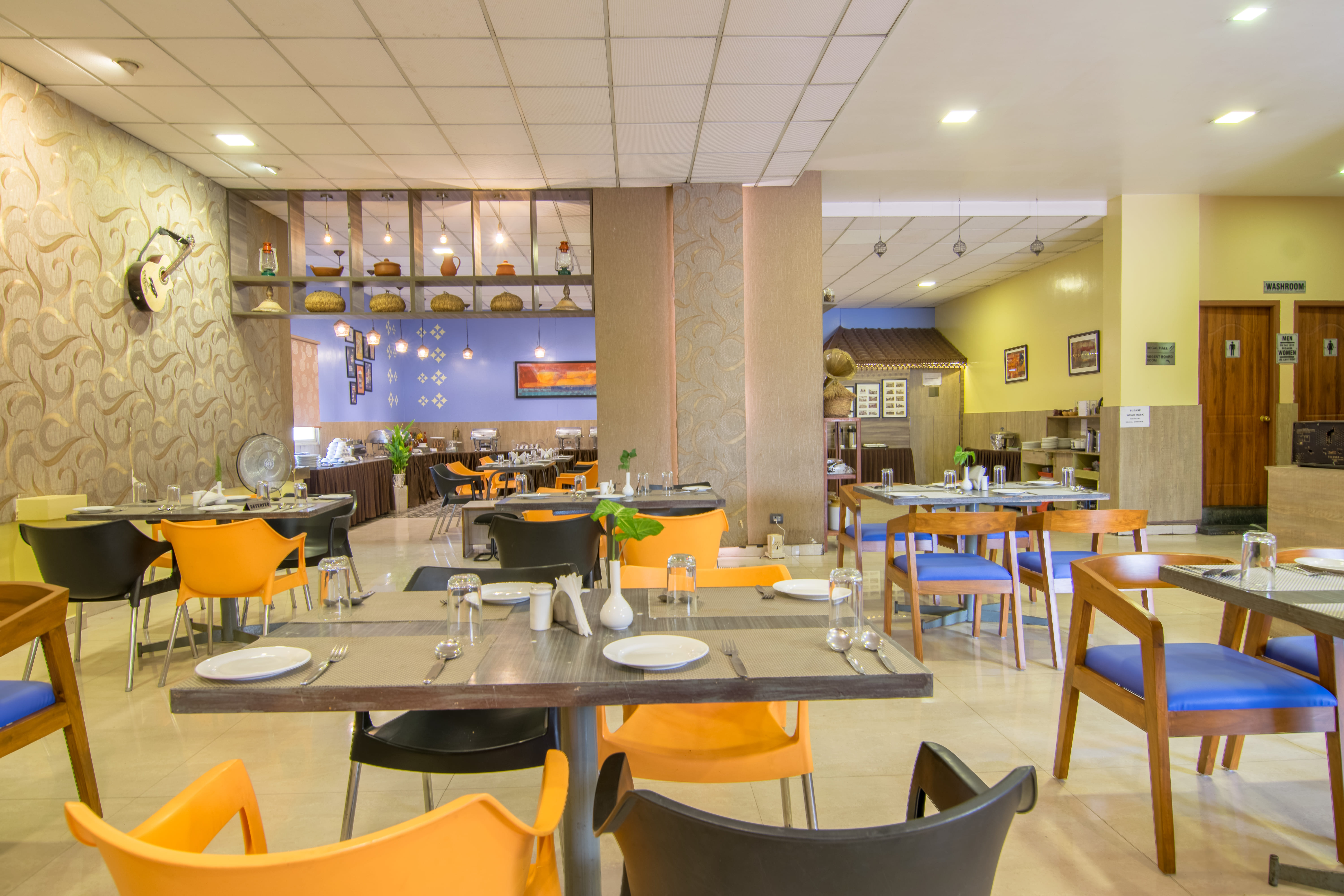 Clay Resto, ambience and décor