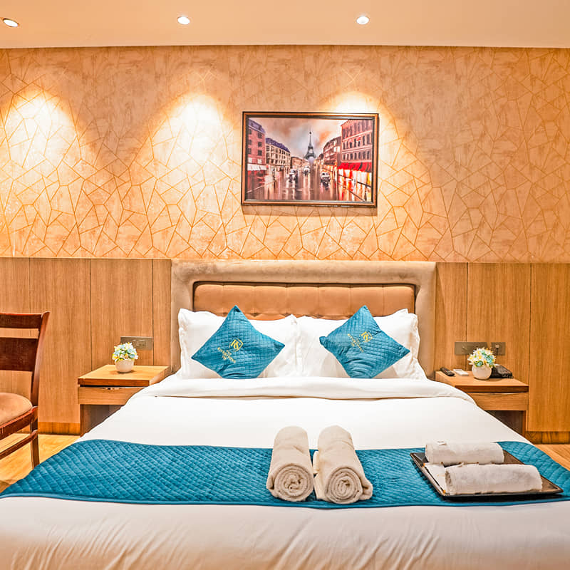 A Superior King guest room