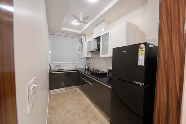 Lime Tree 2BHK Serviced Apartment, Golf Course Road — photo 6