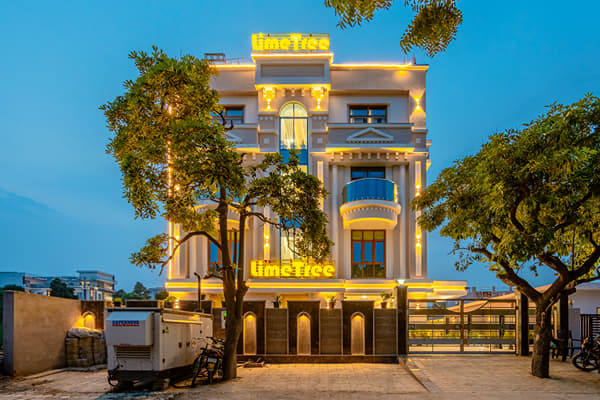 Lime Tree Hotel Near India Expo Mart — photo 1