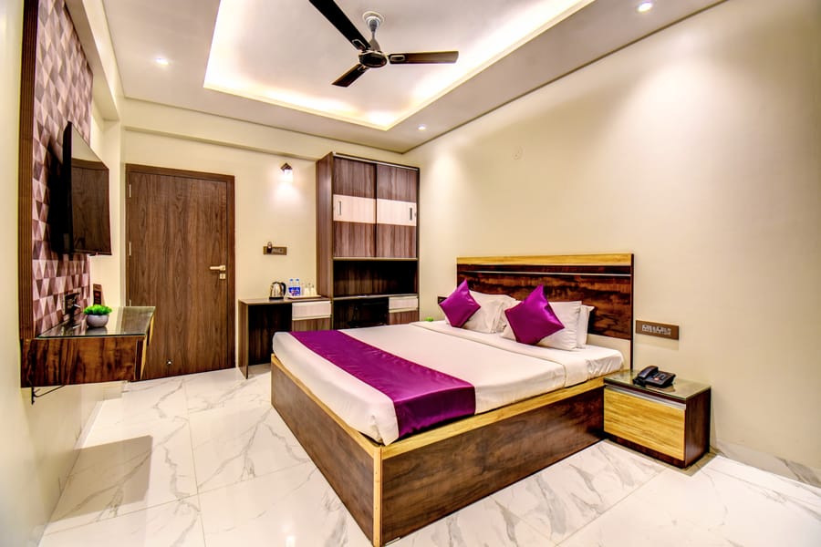 Super deluxe room at VITS Select Kharadi Pune