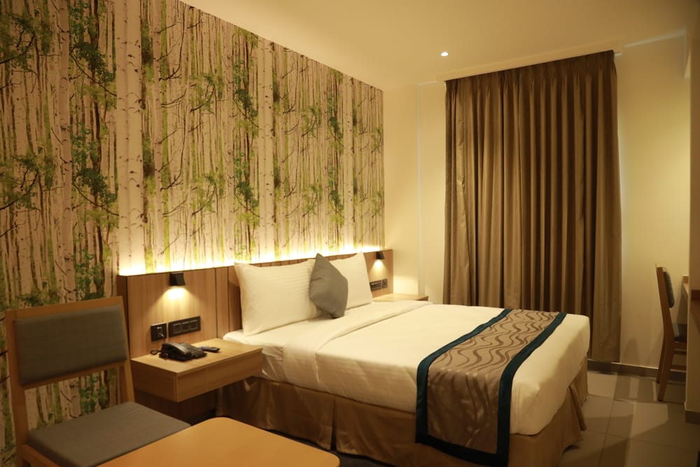 Deluxe Room at City Lake Hotel