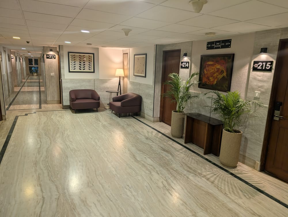 Bangalore Gate Hotel, guest floor corridor