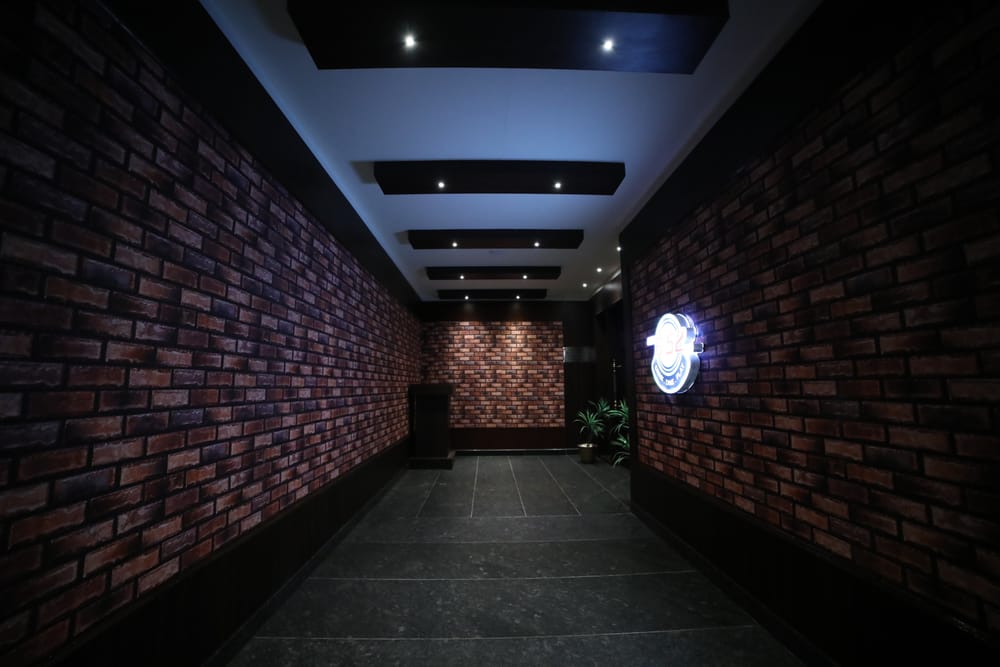 B52 sports bar