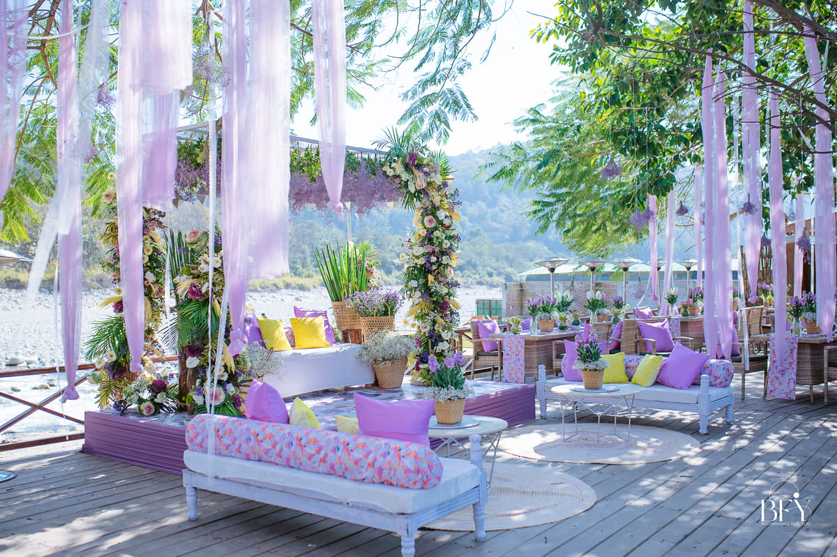 Wedding ceremony at Riverview Retreat Corbett