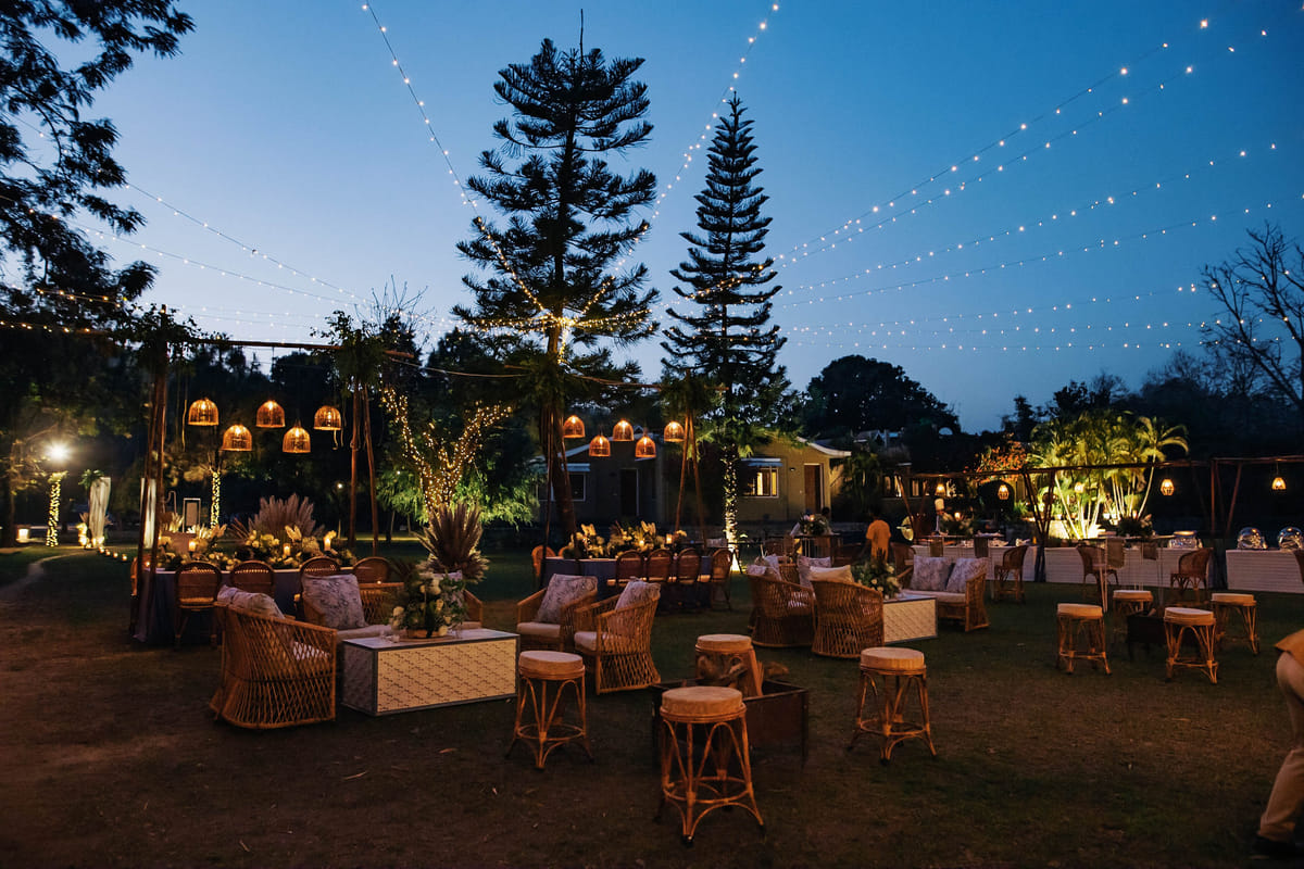 Wedding outdoor lawn