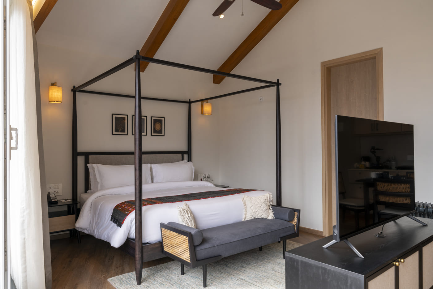 Executive Suite with Town View