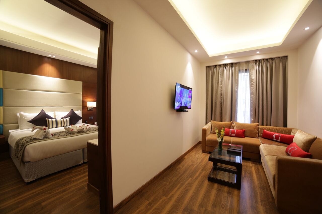 Suite Room with Bathtub