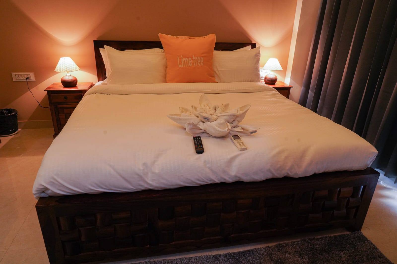 Lime Tree 2BHK Serviced Apartment, Golf Course Road