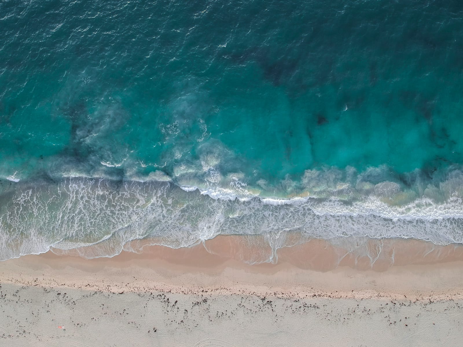 Paradise Beach (~400 m)