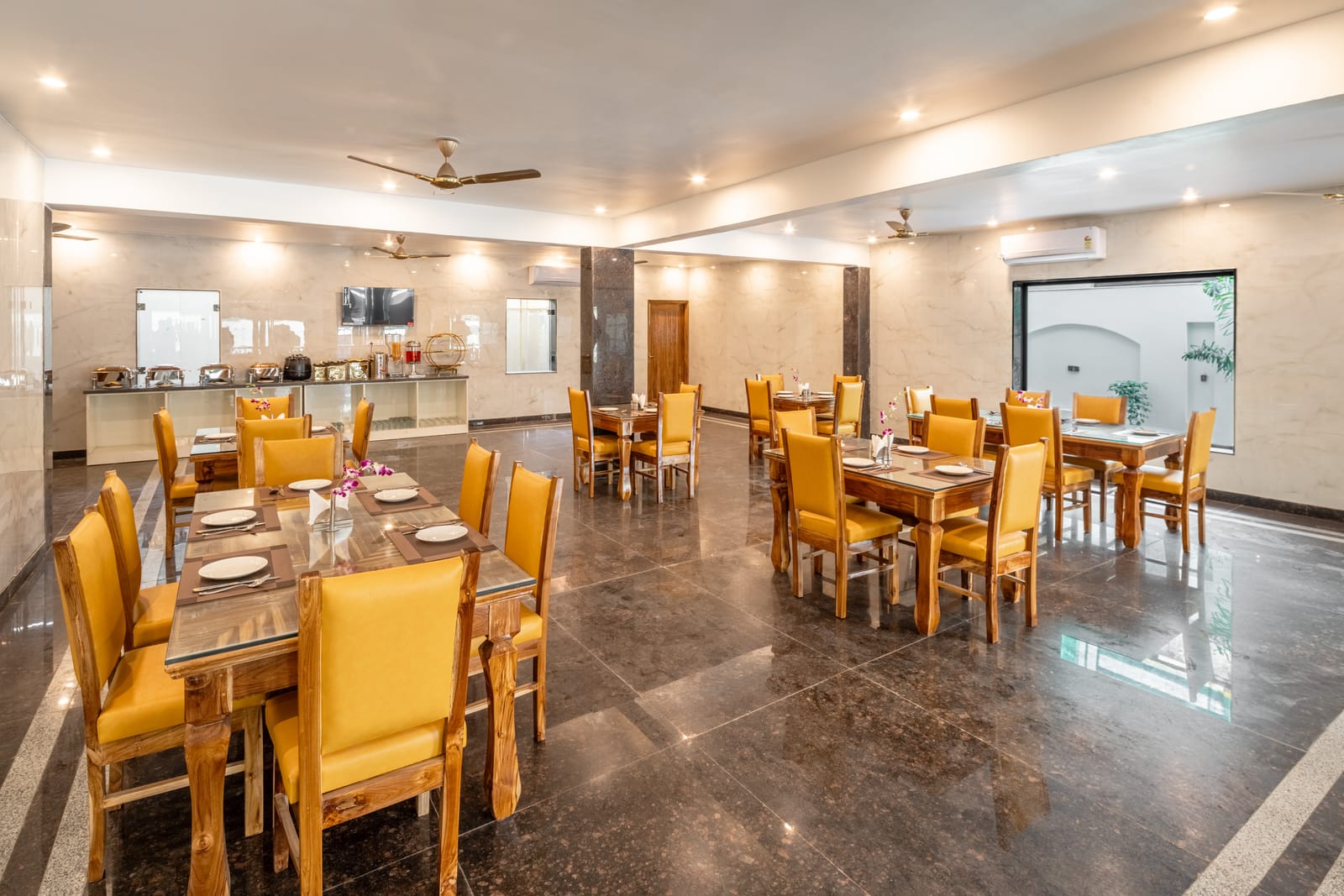 Lime Tree Hotel & 1BHK Serviced Apartment, Noida