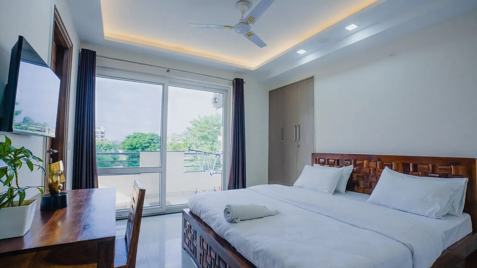 Lime Tree Hotels on Golf Course Extension Road