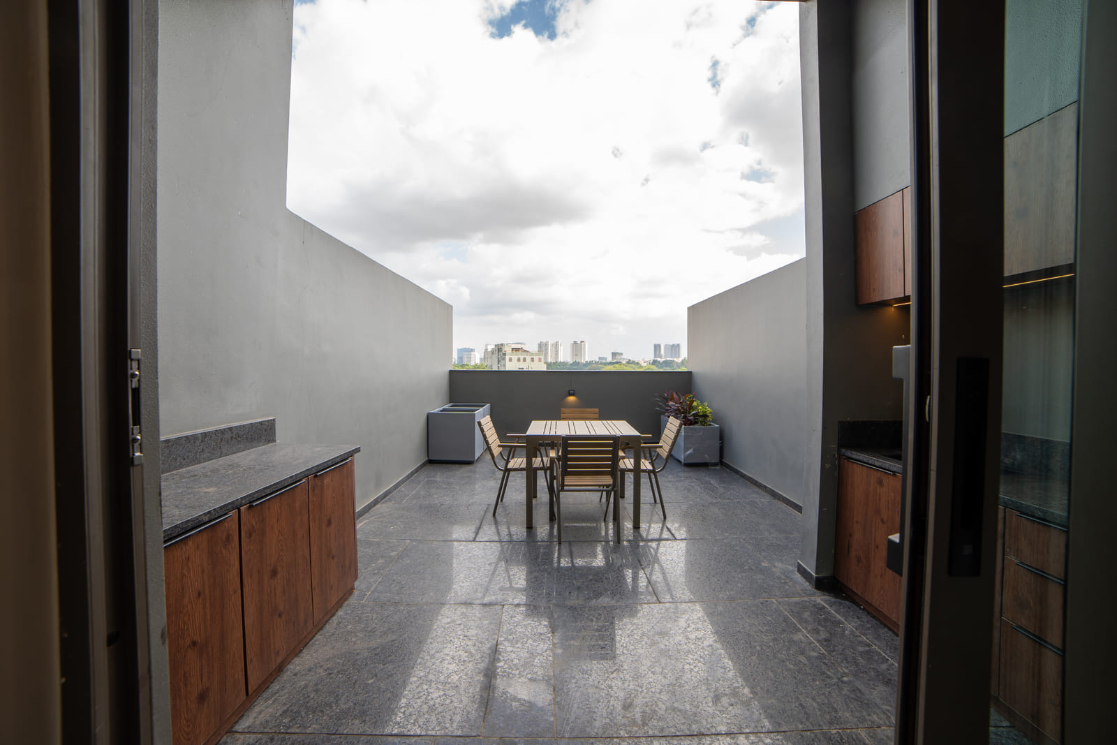 Club Room &mdash; The terrace, set for two