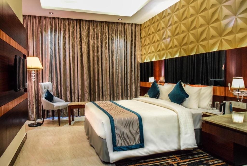 Standard Room &mdash; Twin bed layout