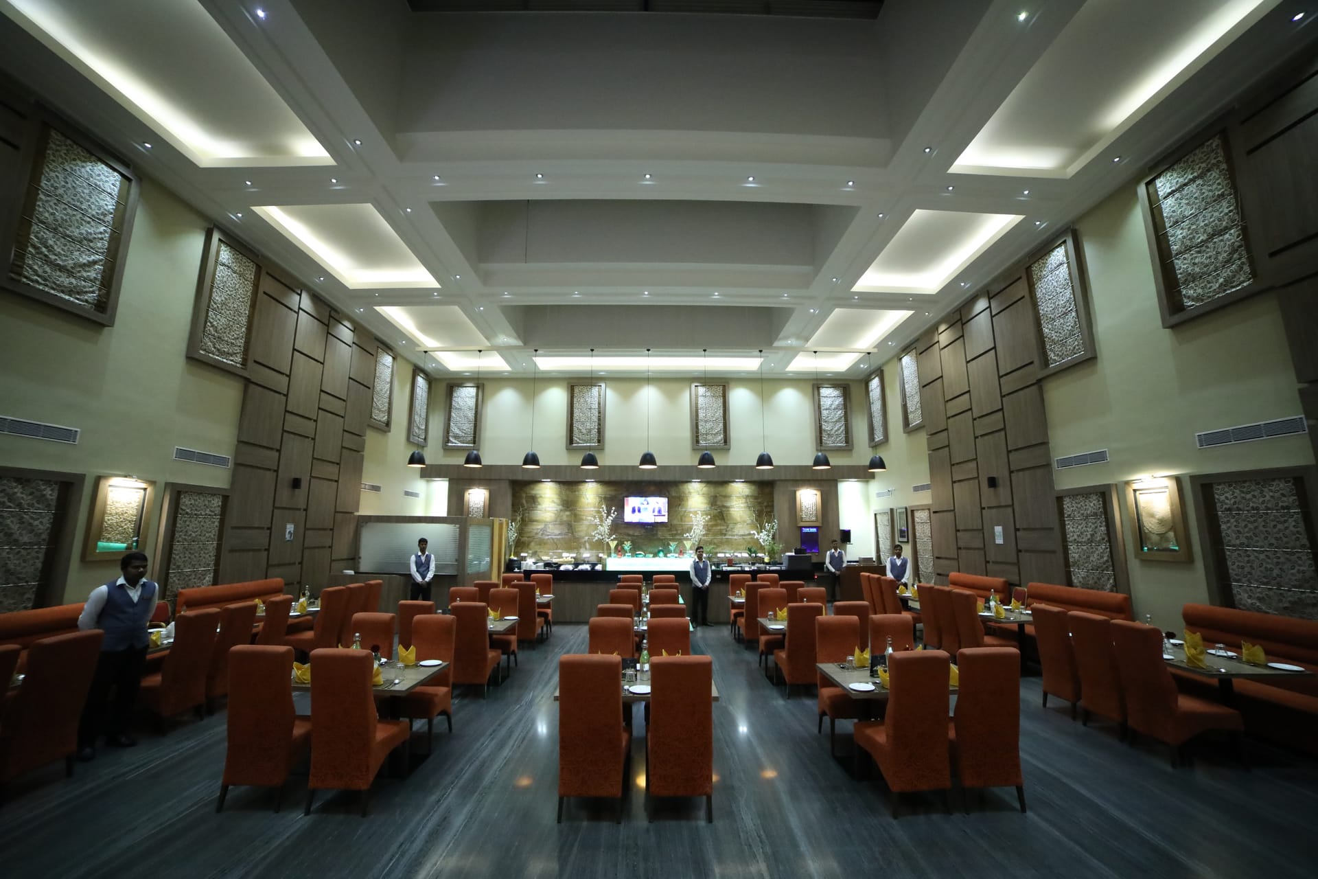 Maxims multi-cuisine restaurant at RG Royal
