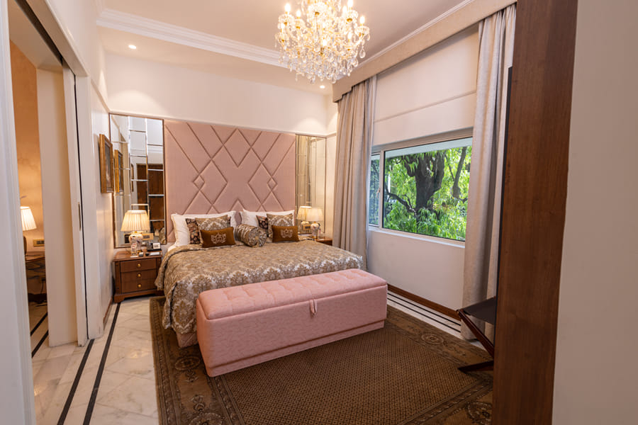 Luxury Suite Bed at The Claridges, New Delhi
