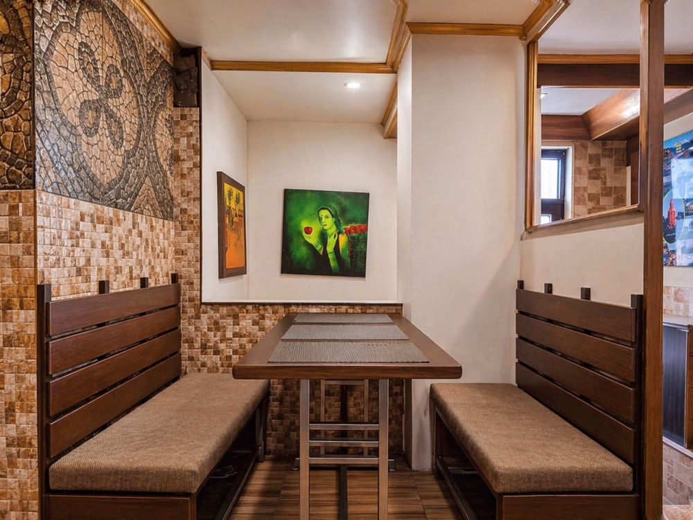 Family Suite at Hotel Kavin Anandam - Near Mall Road, comfortable spaces to enjoy in-room dining
