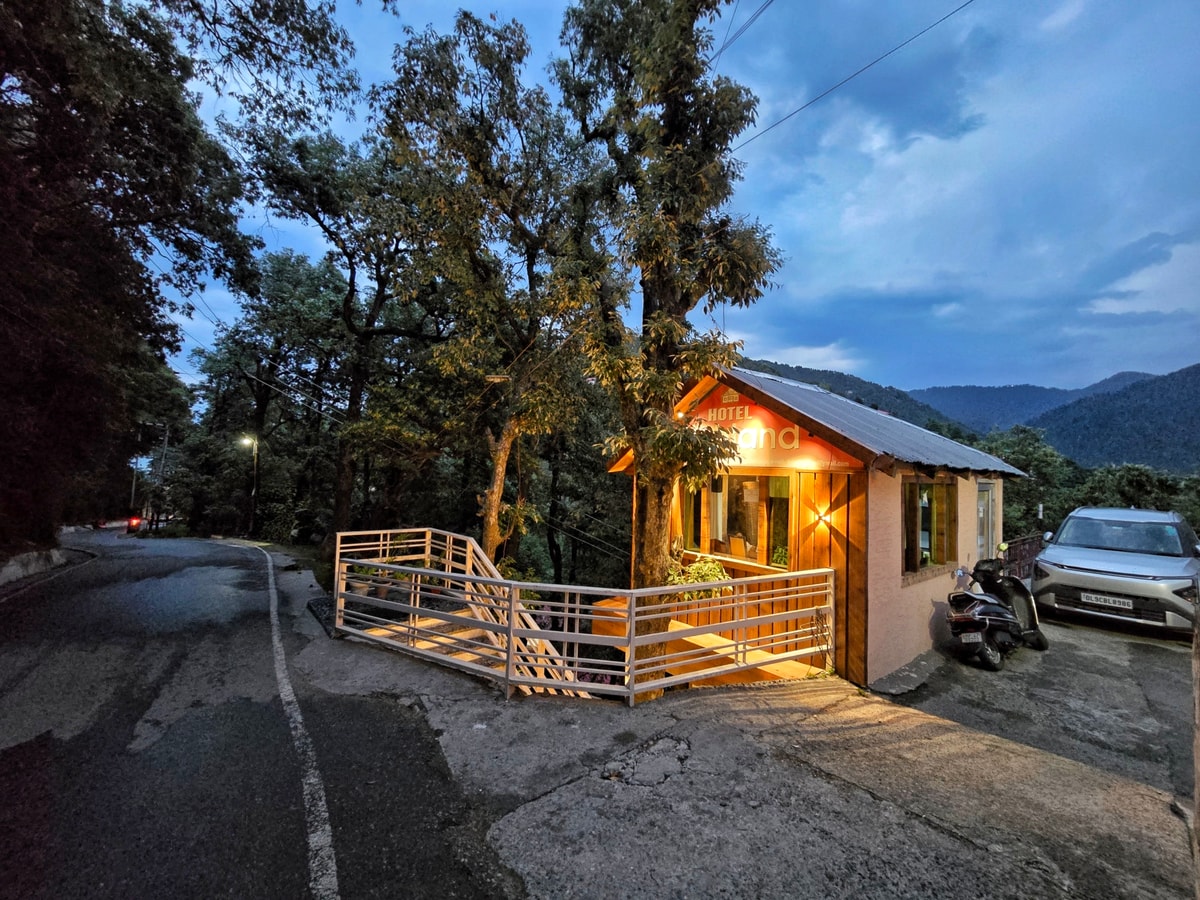Front facade of Kavin Highland - The Mall, Dalhousie, Himachal Pradesh