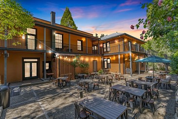 The Groveland Hotel