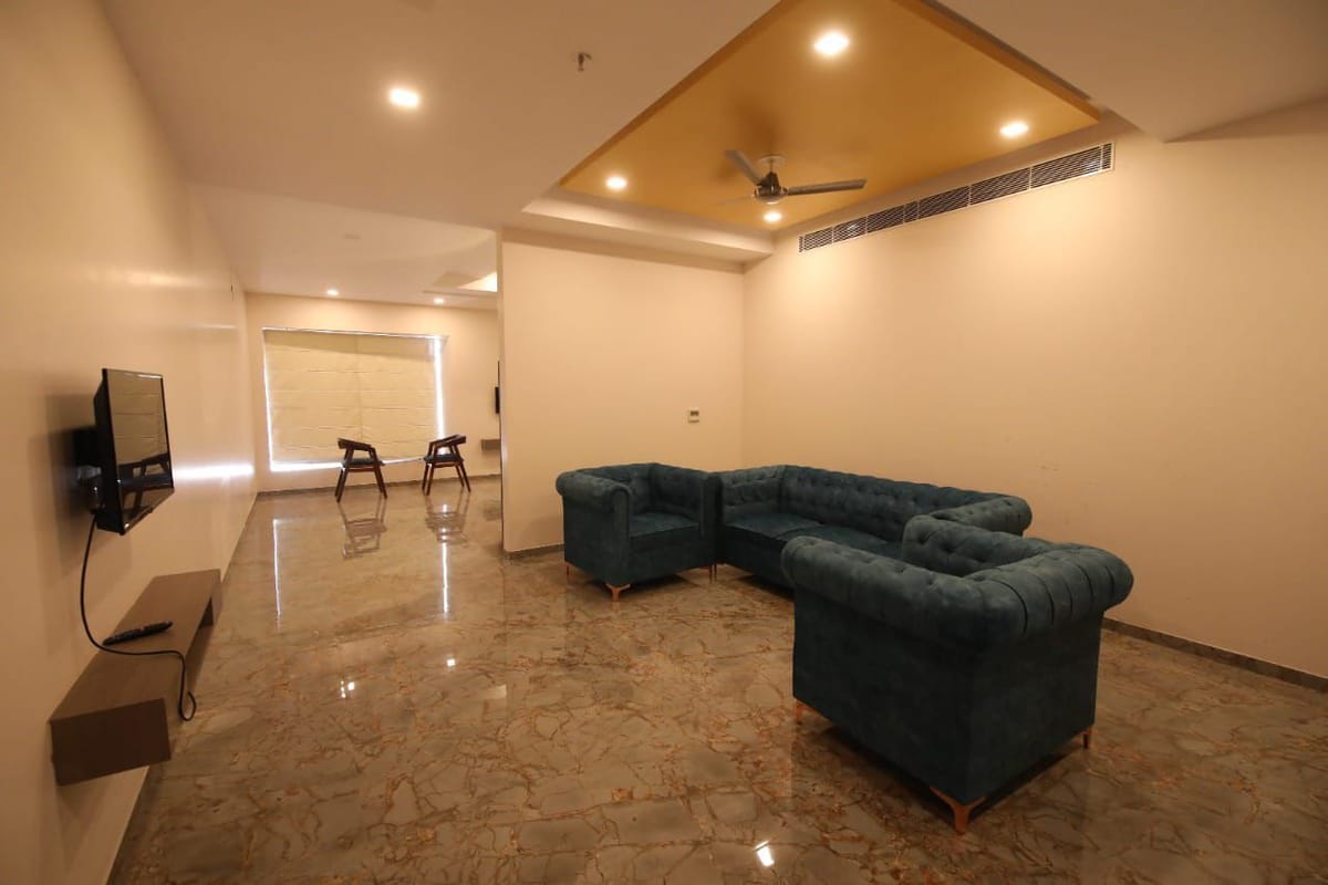 Suite living room at Crestline Shubh Vilas, Jaipur