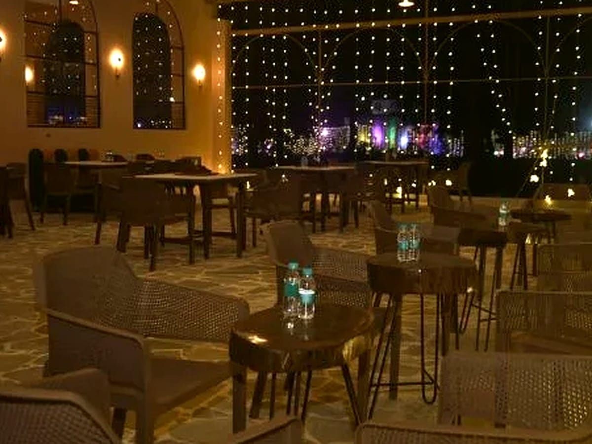Family dining, Signum Resort, Bandhavgarh