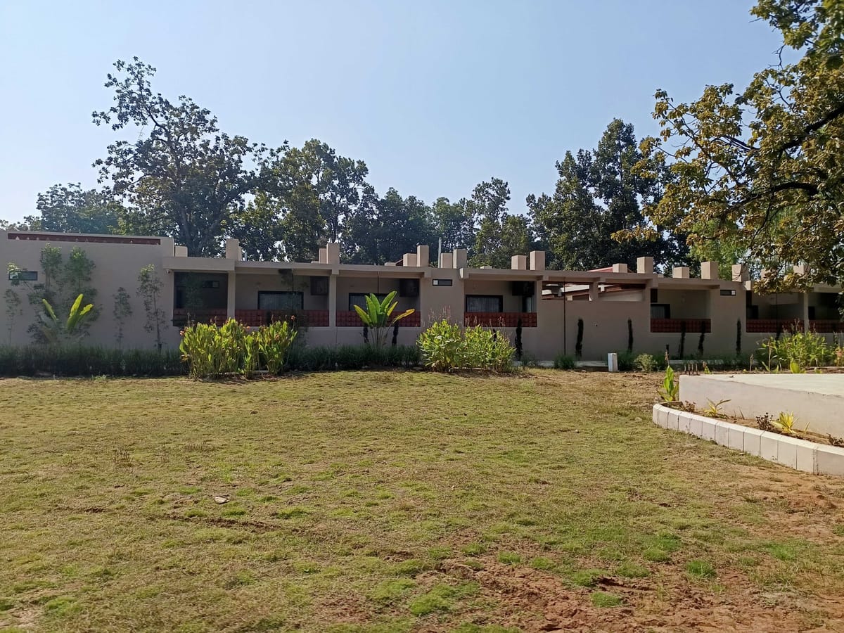 Open lawns and gardens, Signum Resort, Bandhavgarh