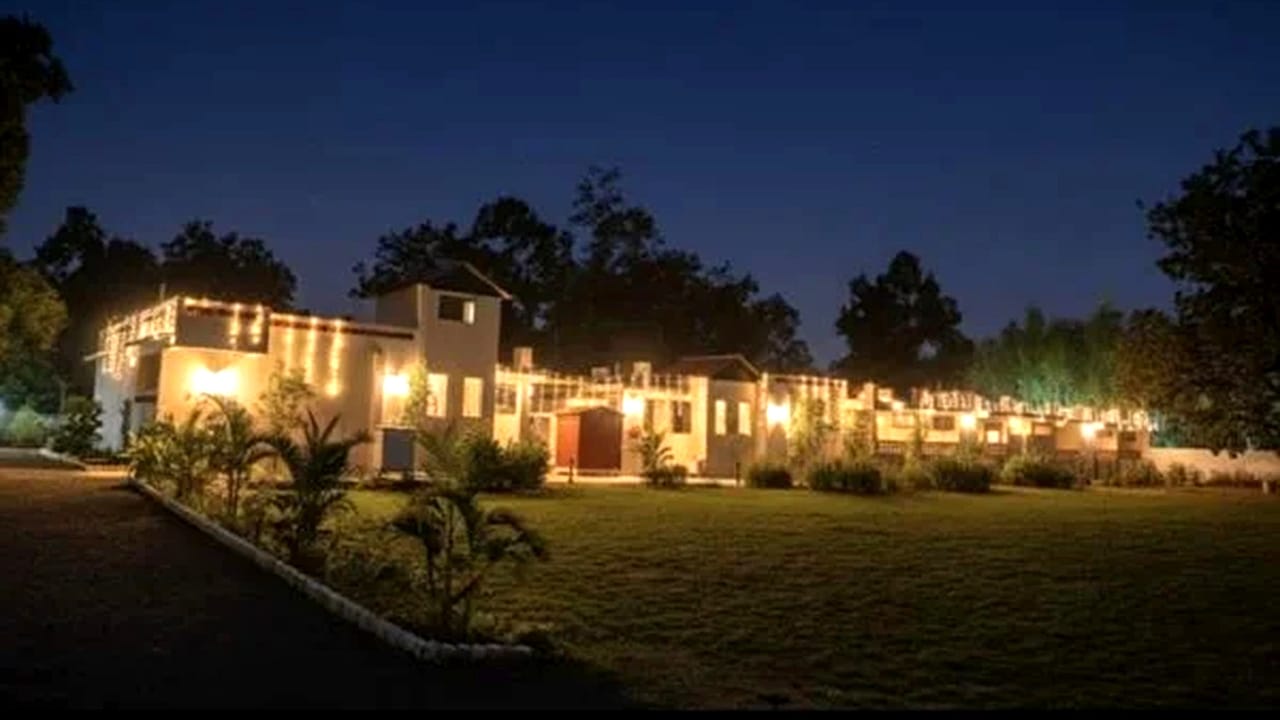 The property building at Signum Resort, Bandhavgarh