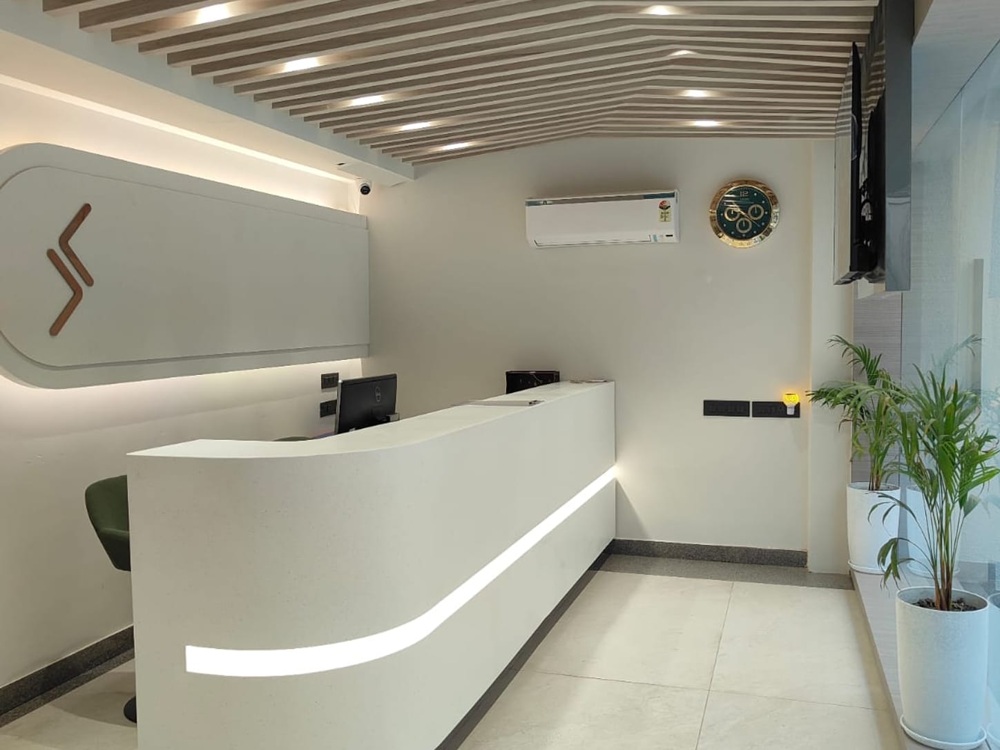 The reception desk at Signum Tathastu Boutique Hotel, Haridwar