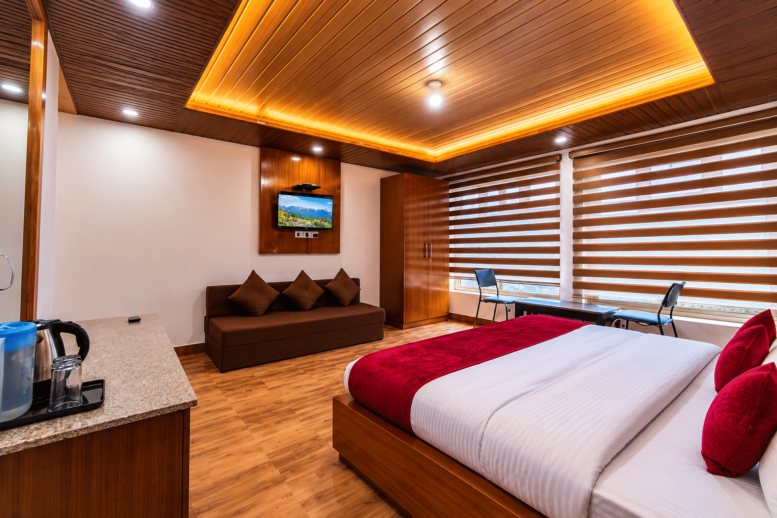 Super Deluxe Room with a sofa, Hotel Snow Ark Inn