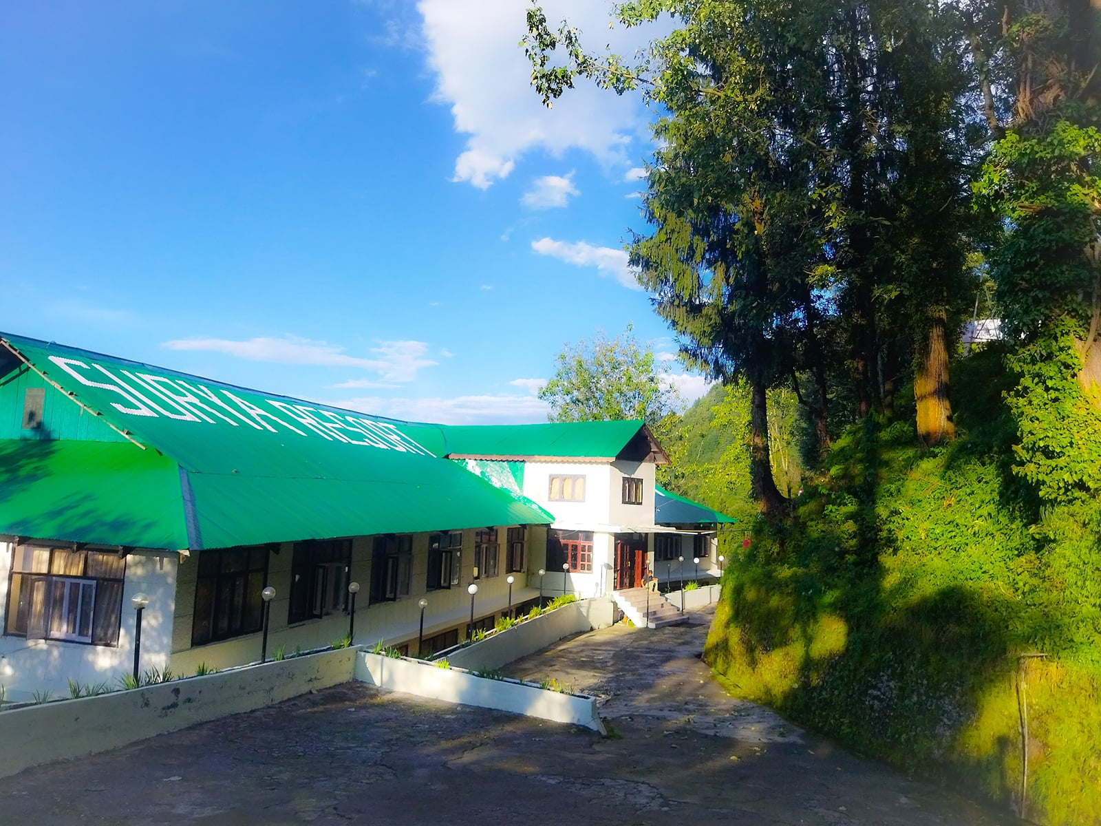 The entrance drive at Hotel Surya Resort