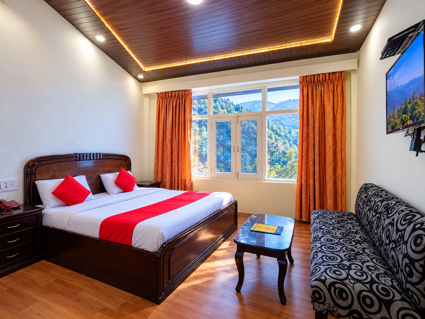 Semi Deluxe Room with a sofa, Hotel Surya Resort