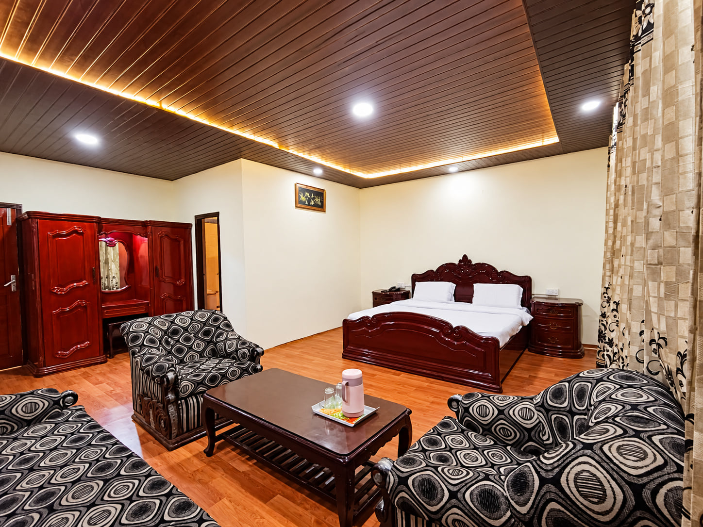 Super Deluxe Room sitting area, Hotel Surya Resort
