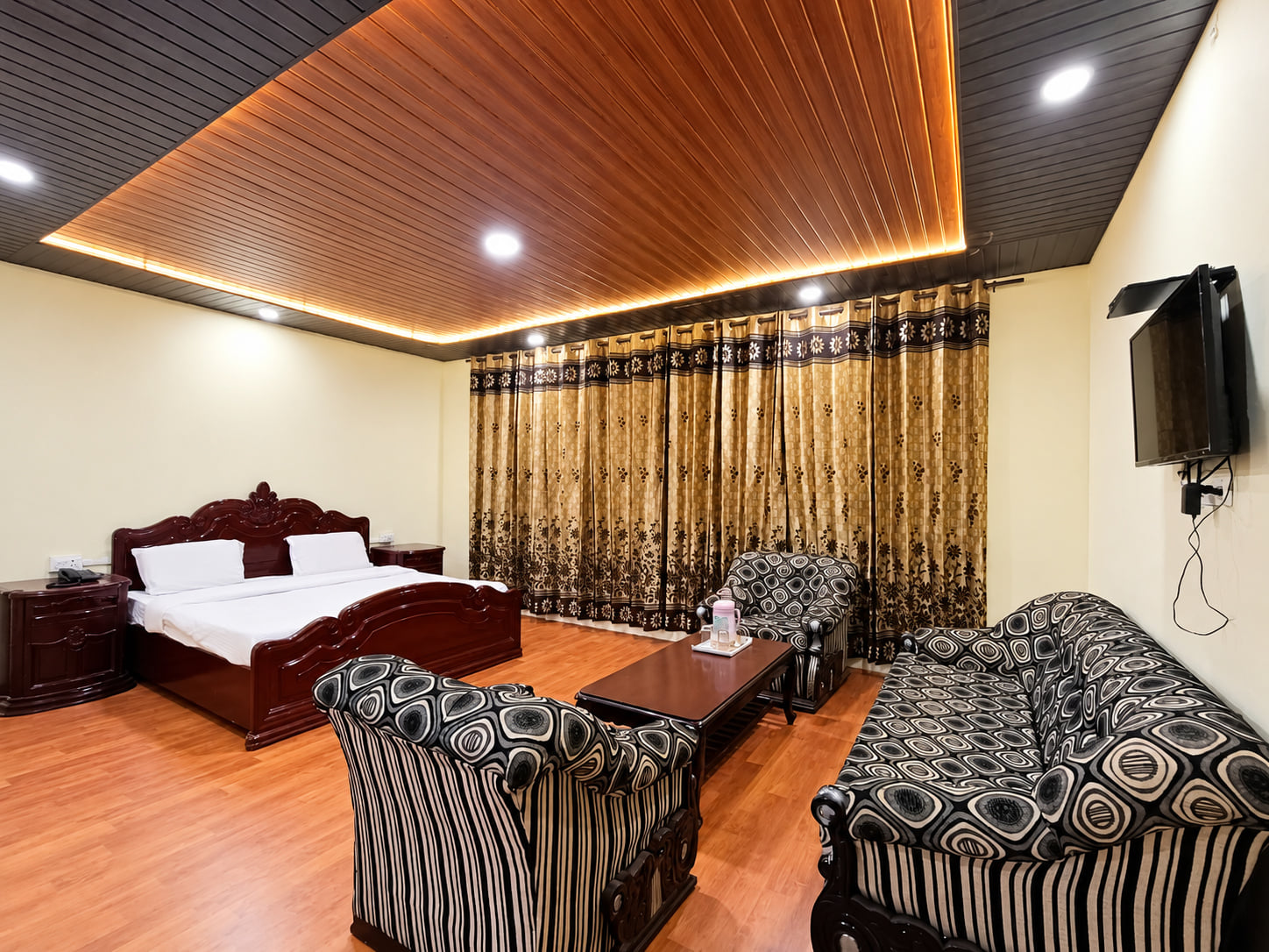 Super Deluxe Room with sofas, Hotel Surya Resort
