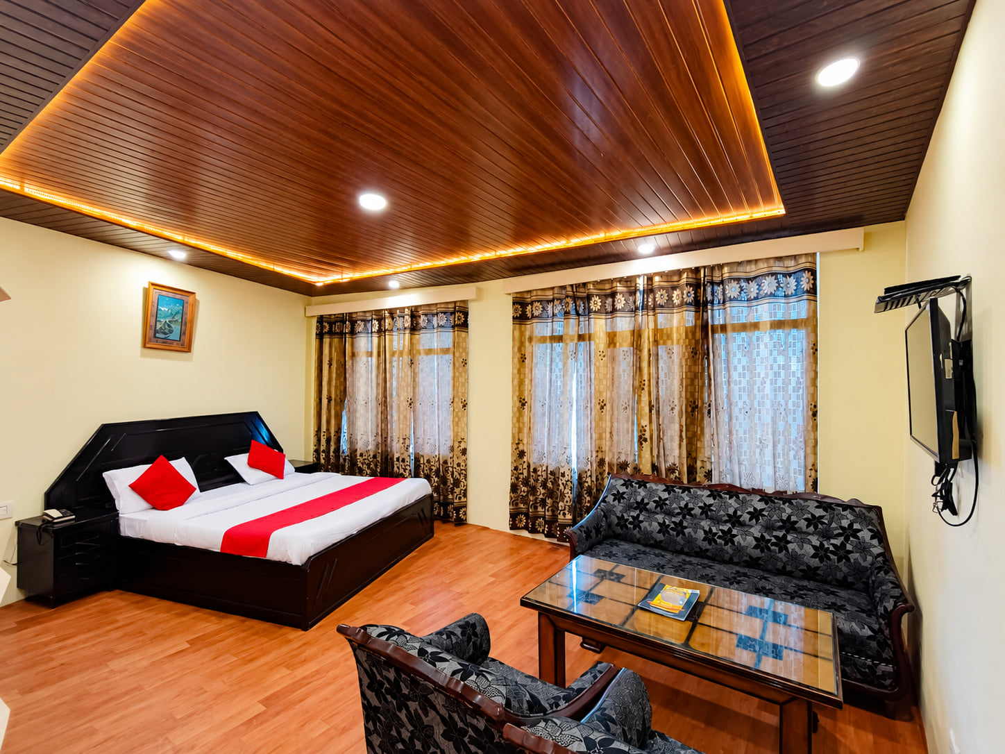 Super Deluxe Room double bed, Hotel Surya Resort