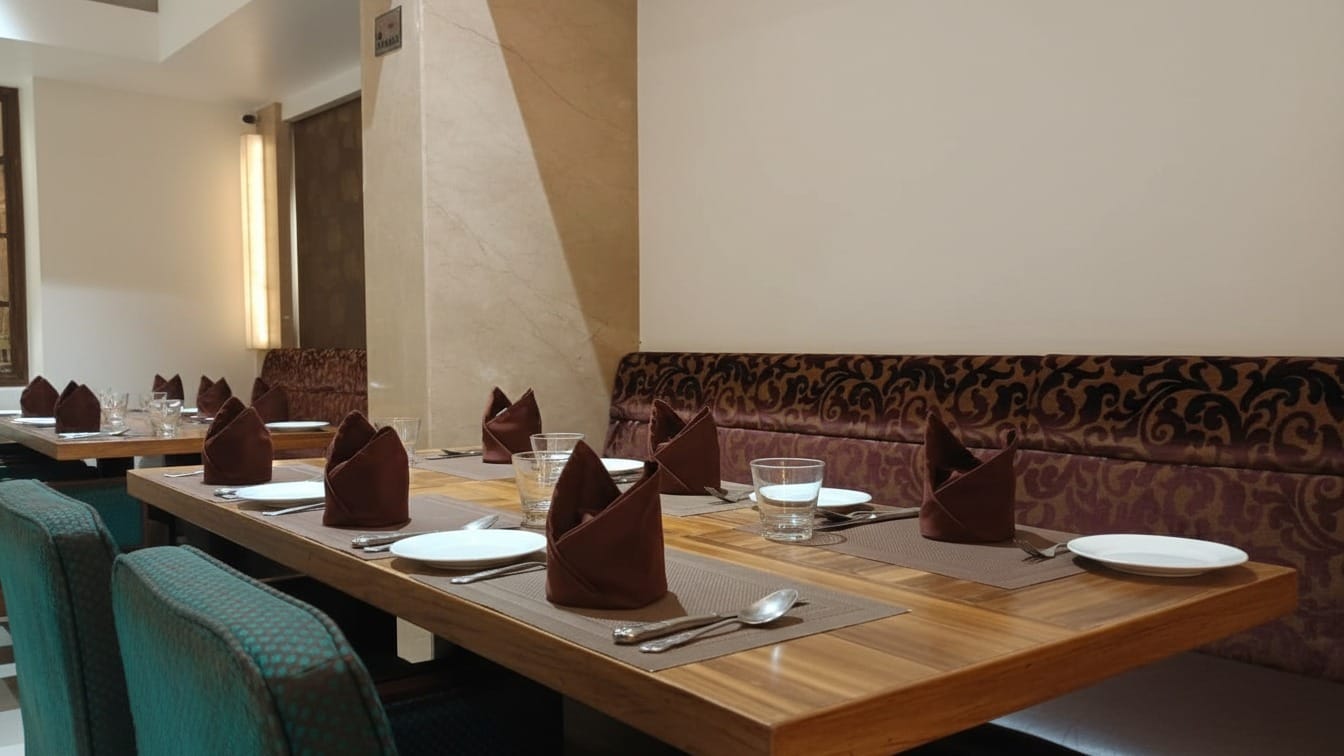 Rivaaz dining room