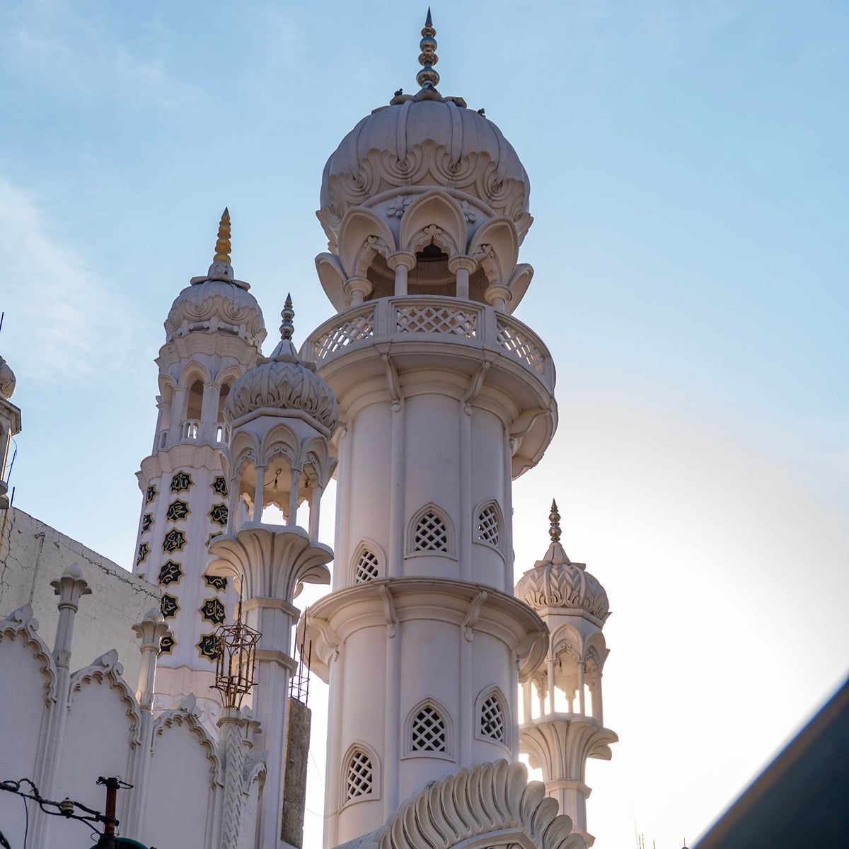 Haji Ali Dargah reached by its low-tide causeway, one of the best things to do in South Mumbai at the right time