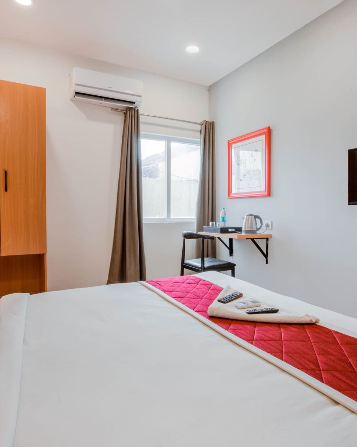 Executive Room, bed view