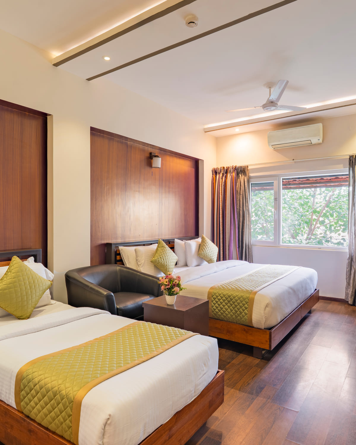 Executive Twin Room interior
