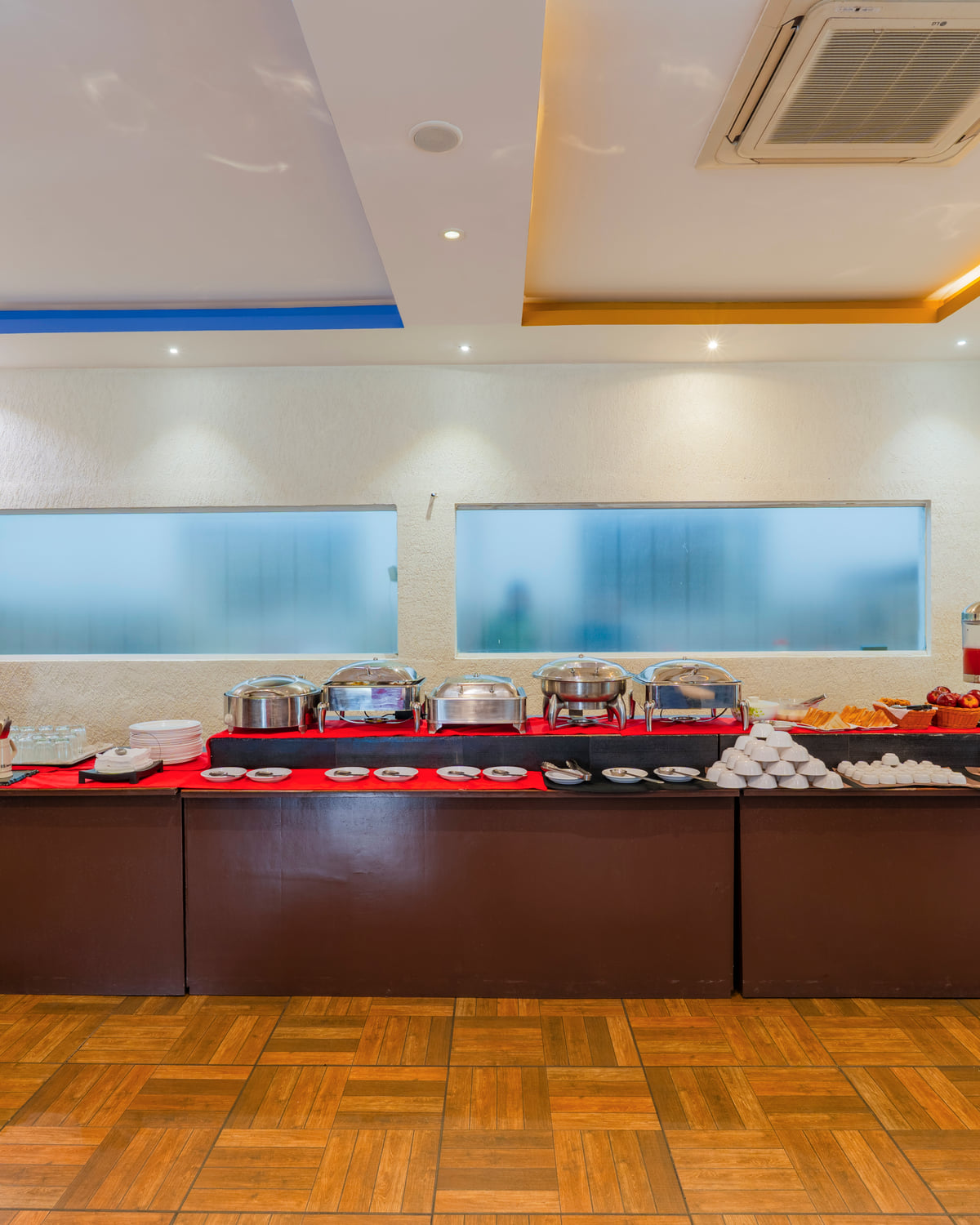 The breakfast buffet counter at R D Restaurant